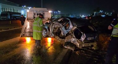 Aksident n&euml; autostrad&euml;n Tiran&euml;-Durr&euml;s/ Dy makina