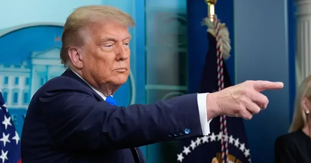 Trump kërcënon se do të bombardojë Moskën nëse
