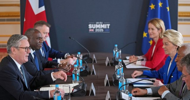What does the agreement between Britain and the EU contain?