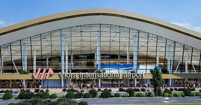 Dridhet aeroporti i Vlor&euml;s/ Qeveria i v&euml; gjob&euml; 3 milion&euml;