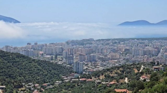E pazakontë për kohën, mjegulla e dendur mbulon bregdetin e