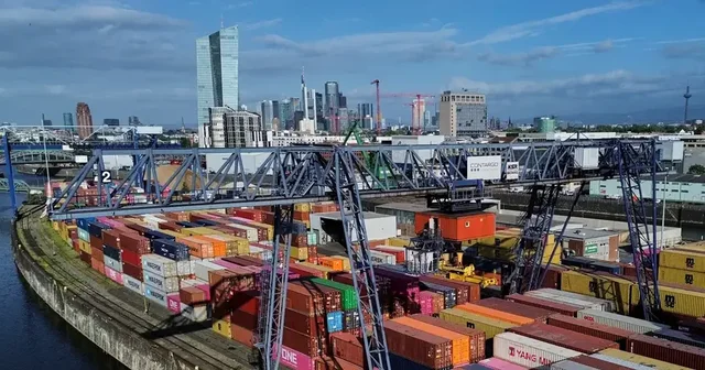DW: U.S. tariffs hamper Germany's economic recovery, production and exports