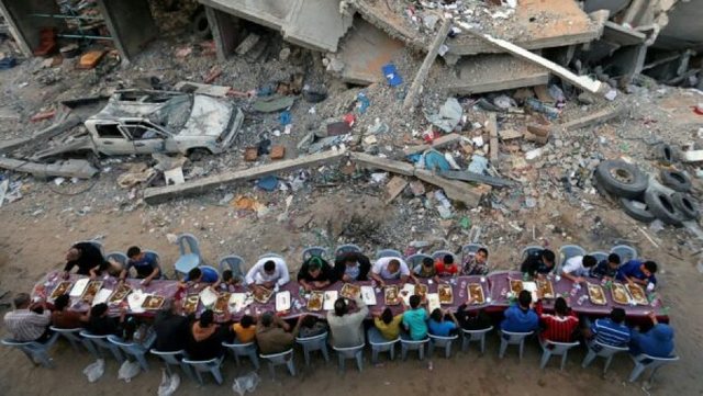 Iftar amidst the ruins! Palestinians in Gaza begin Ramadan amid the devastation