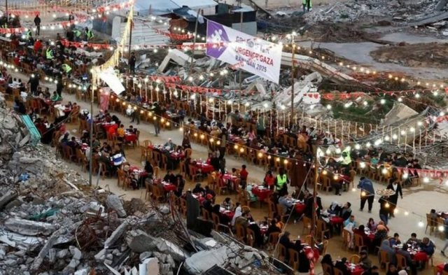 Iftar amidst the ruins! Palestinians in Gaza begin Ramadan amid the devastation