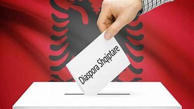 Mbërrijnë mbi 80.000 zarfe me vota nga emigrantët në KQZ