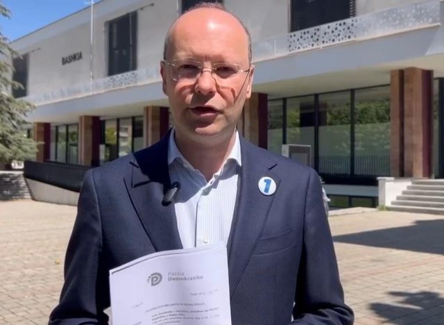 Shkelja e ligjit zgjedhor në Korçë, Kaso: Drejtorët