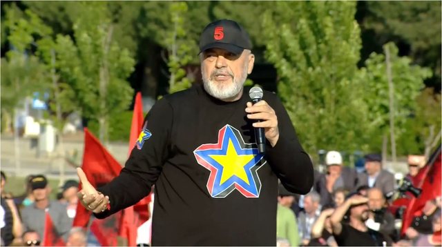 Rama vazhdon “vallen” në Kuçovë: Kur ju them