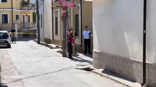 Murder in Shkodra, tourist stabs wife to death, shoots himself