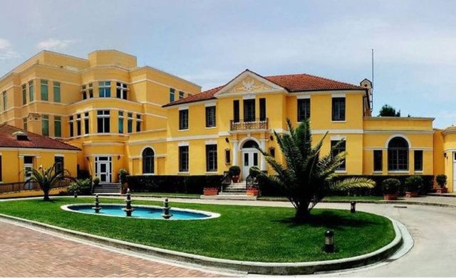 SHBA kundër “turizmit të lindjes”: Prindërit që