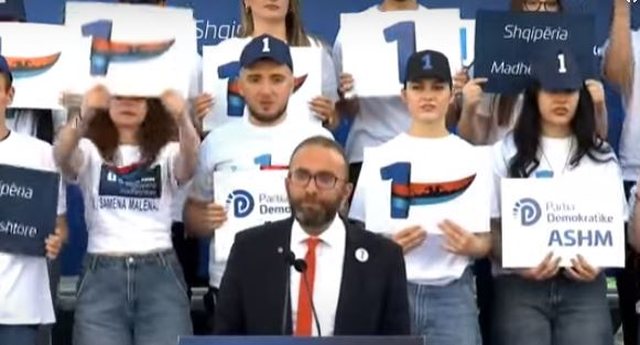 Closing meeting in Fier/Bardhi: DP and Sali Berisha have a mission. Albania
