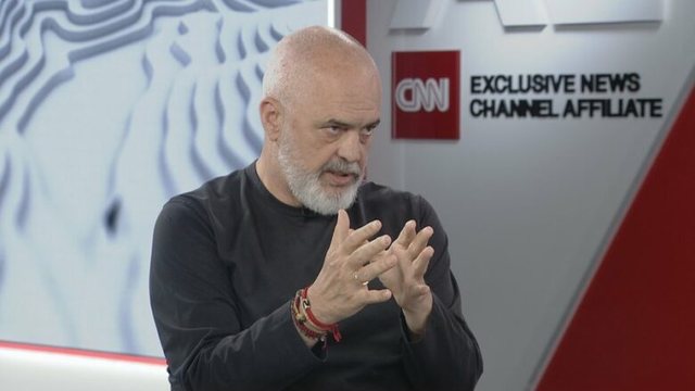 “Në supermarketet shqiptare gjen qumësht serb”,