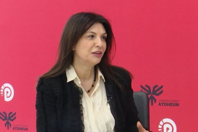 Topalli ngre alarmin për votën e diasporës: Në Greqi po i