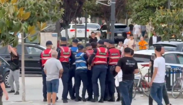 Video/ The moment when the police forcibly drag away the DP candidate in Fier