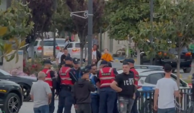 Video/ The moment when the police forcibly drag away the DP candidate in Fier