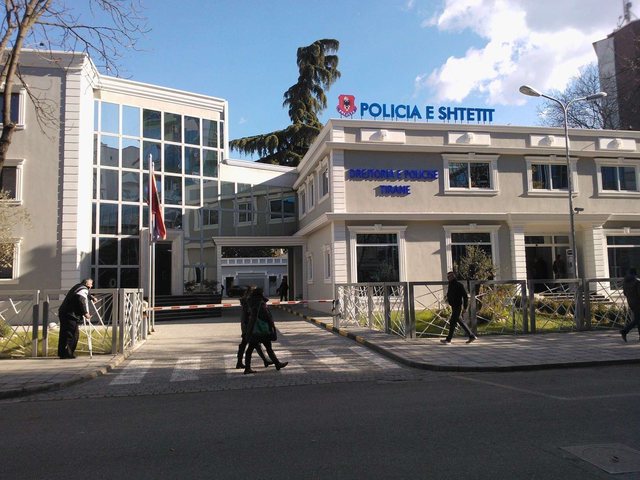 Zhduket i riu në Tiranë