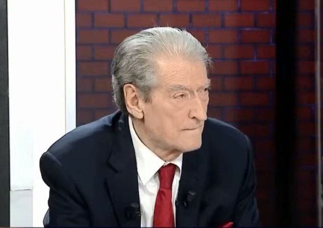 "Bëjnë pazare me ndërtuesit", Berisha: Media po më