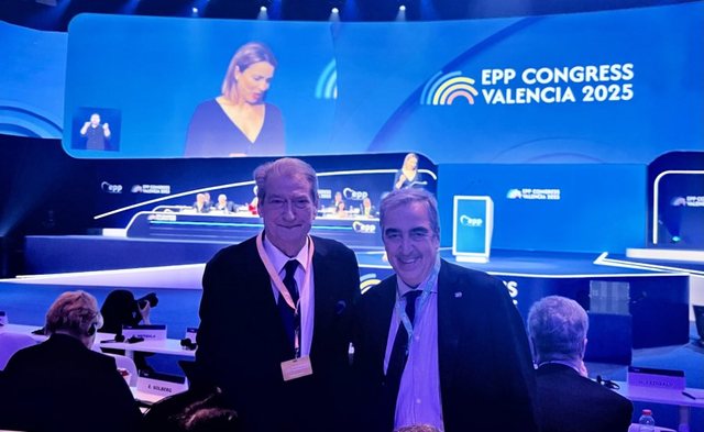 The president of the Forza Italia senatorial group supports Berisha on May 11th.