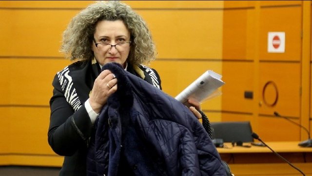 Caktoi avokat për të kundërshtuar dëbimin, del prokura