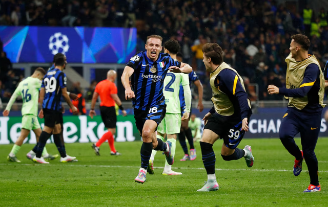 Interi mposht Barcelonën në "San Siro", zikaltërit