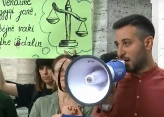 Qytetarët protestë për aeroportin e Vlorës para
