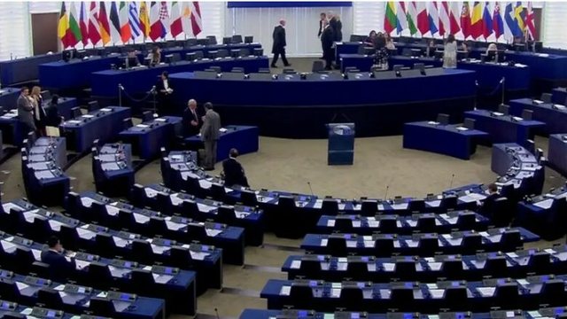 PE raport për Kosovën: Të bëjë reforma për të