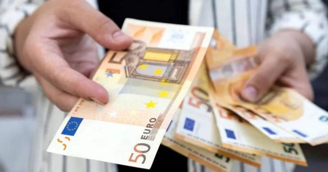 Këmbimi valutor, me sa shiten dhe blihen monedhat e huaja sot