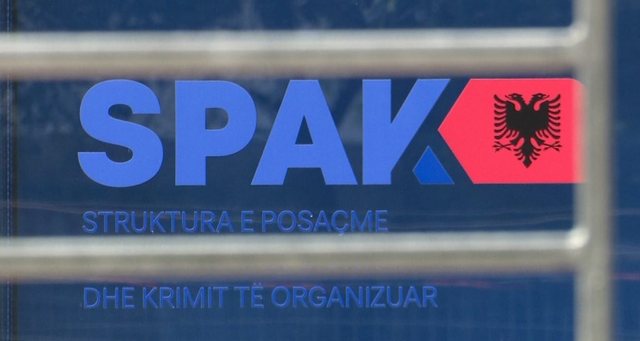 SPAK aksion në Shkodër, sekuestrohen celularë, para dhe lista me