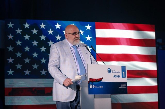 "A winner...a loser", LaCivita publishes footage and compares the PD -