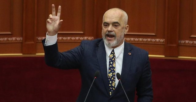 Mandati i katërt: Një luks që Shqipëria nuk mund ta