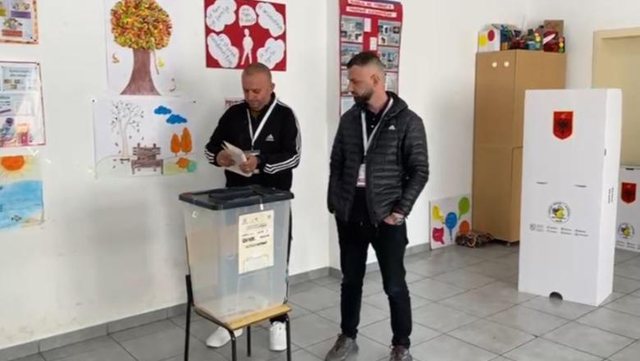 "The PEI camera and equipment are not working", voting begins with