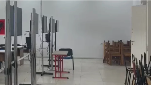 The electoral process in Librazhd is interrupted, a person photographed the vote