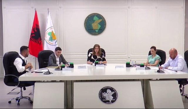 PS kërkoi shtyrjen e orarit të votimit në Vlorë deri në