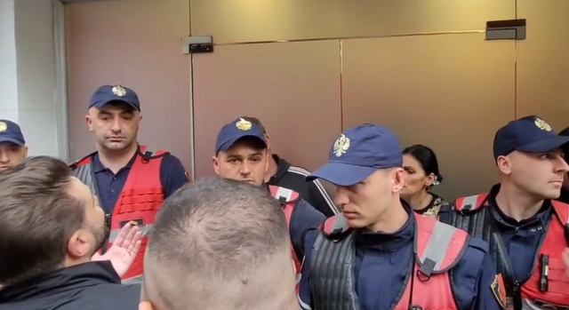 Zyra e patronazhistëve në Tiranë, ndërhyn policia