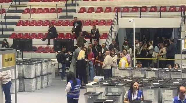 Celibashi me vëzhguesit e huaj mbërrin në Parkun Olimpik për