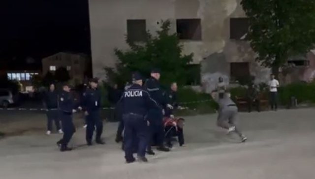 Foto/ Sherr në një qendër numërimi në Kukës,