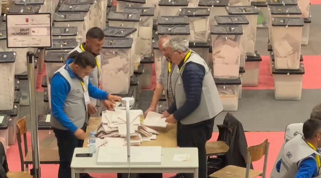 Votes of candidates in Vora and unit 10, from the SP Gonxha leads, from the DP