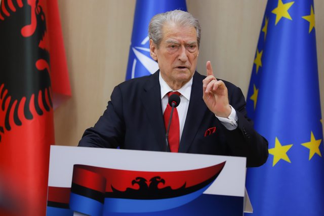 Protesta në ditën e samitit, Berisha: Miqtë duhet të