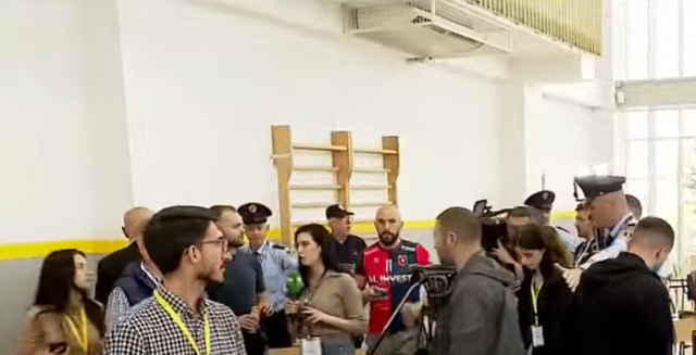 Tensions in CEAZ no. 40 in Tirana, political party observers are expelled from