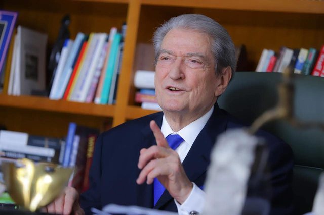 Berisha publikon denoncimin: Kandidatja e PS Sara Mile është e Suel