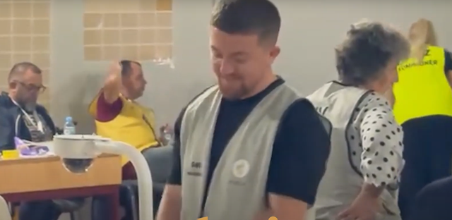 'Braçeee, Braçeee', the counter grabs the attention of