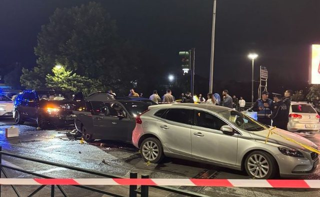 4 cars collide in Tirana, after the accident the drivers fight with levers