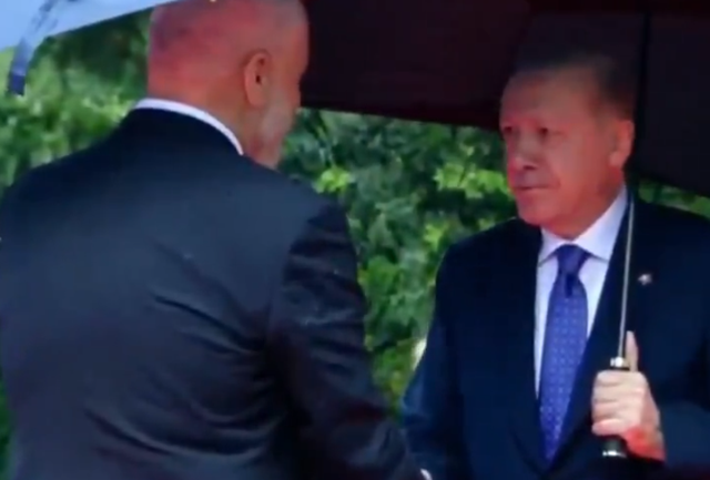 Atletet e bardha të Ramës i tërhoqën vëmendjen