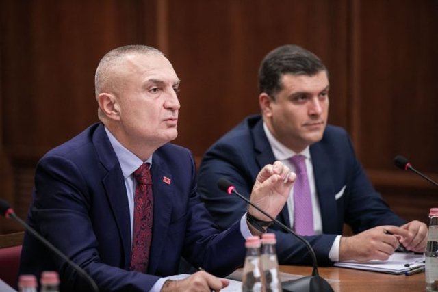 A do tërhiqet nga mandati që të hyjë Meta në parlament?