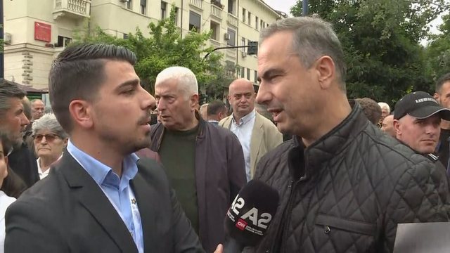 Boçi from the protest: The fate of Albanians does not depend on summits,