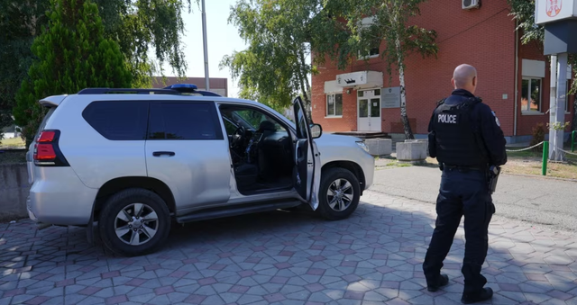 Kosovo Police Take Control of Serbian National Employment Service Building in