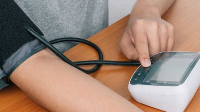ISHP: 39,1% e shqiptarëve vuajnë nga hipertensioni