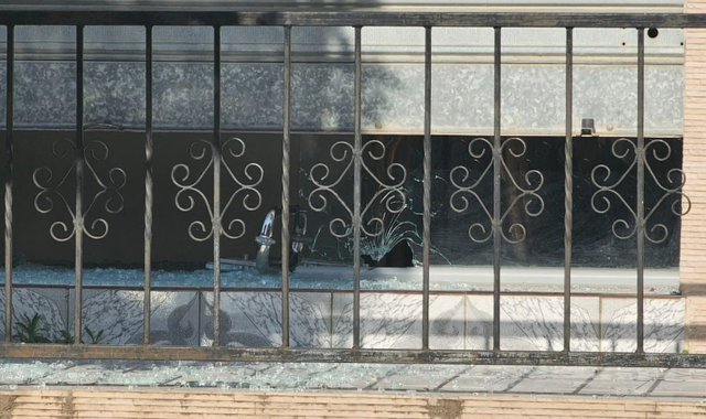 Foto/ Pamje nga vendi ku u vra 29-vjeçari në Durrës, plumbat