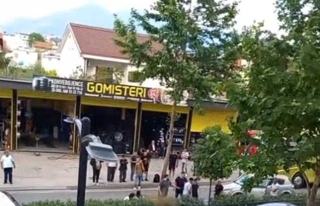 Aksident në rrugën Institut-Kamëz, makina përplas