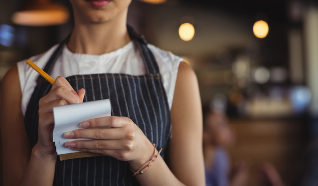 School is no longer worth it, in bars and restaurants the salary of waitresses