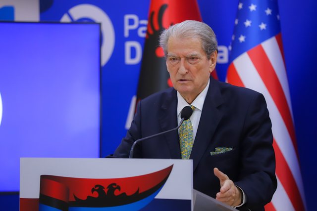 Berisha tregon kur do të largohet nga politika